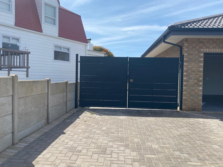 5 Bedroom Property for Sale in Dana Bay Western Cape